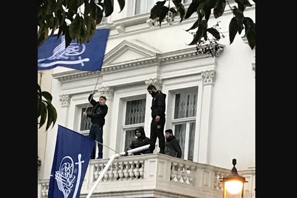  تعرض به سفارت ایران در لندن/ حمله‌کنندگان به سفارت بازداشت شدند
